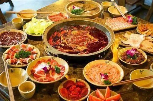 饕餮福宝有空间，荒年带全家吃饱饭